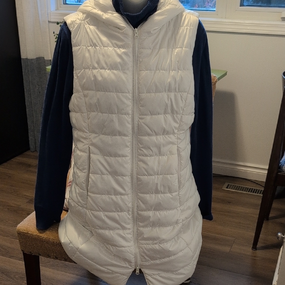 Elegant Women's Quilted Vest in White